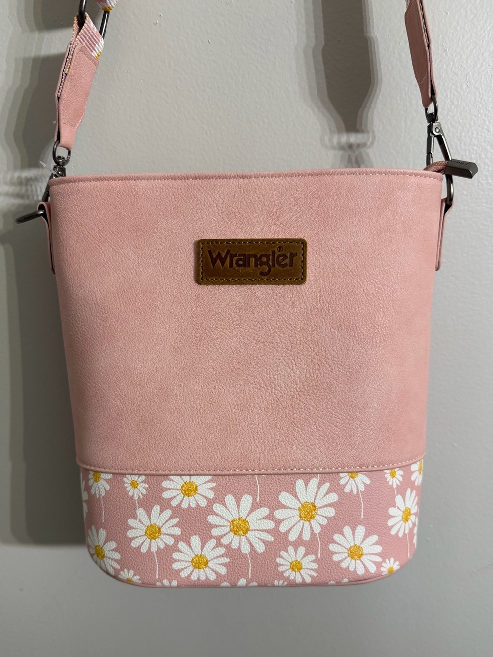 Wrangler Pink Daisy Print Crossbody Bag